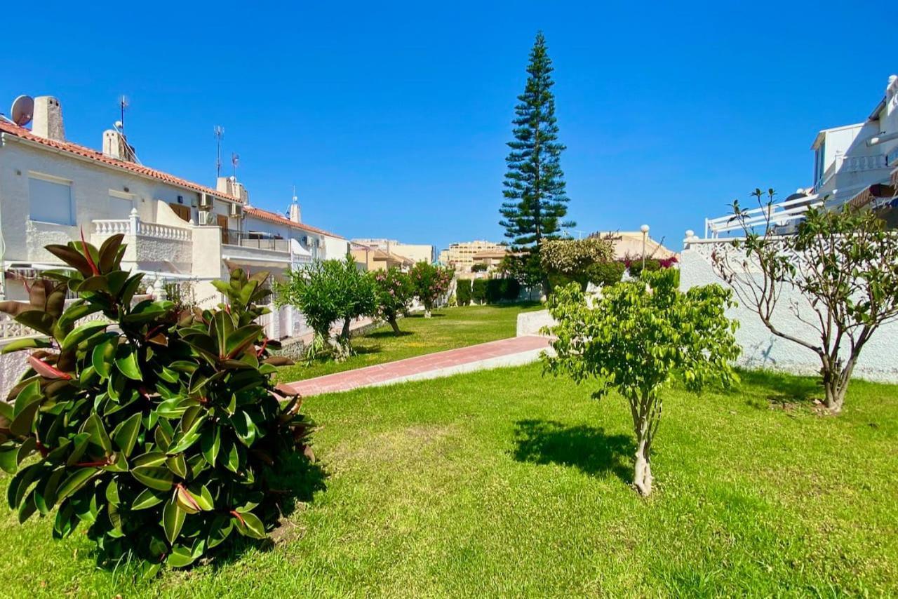 Costa Blanka Resident Apartman Torrevieja Ngoại thất bức ảnh
