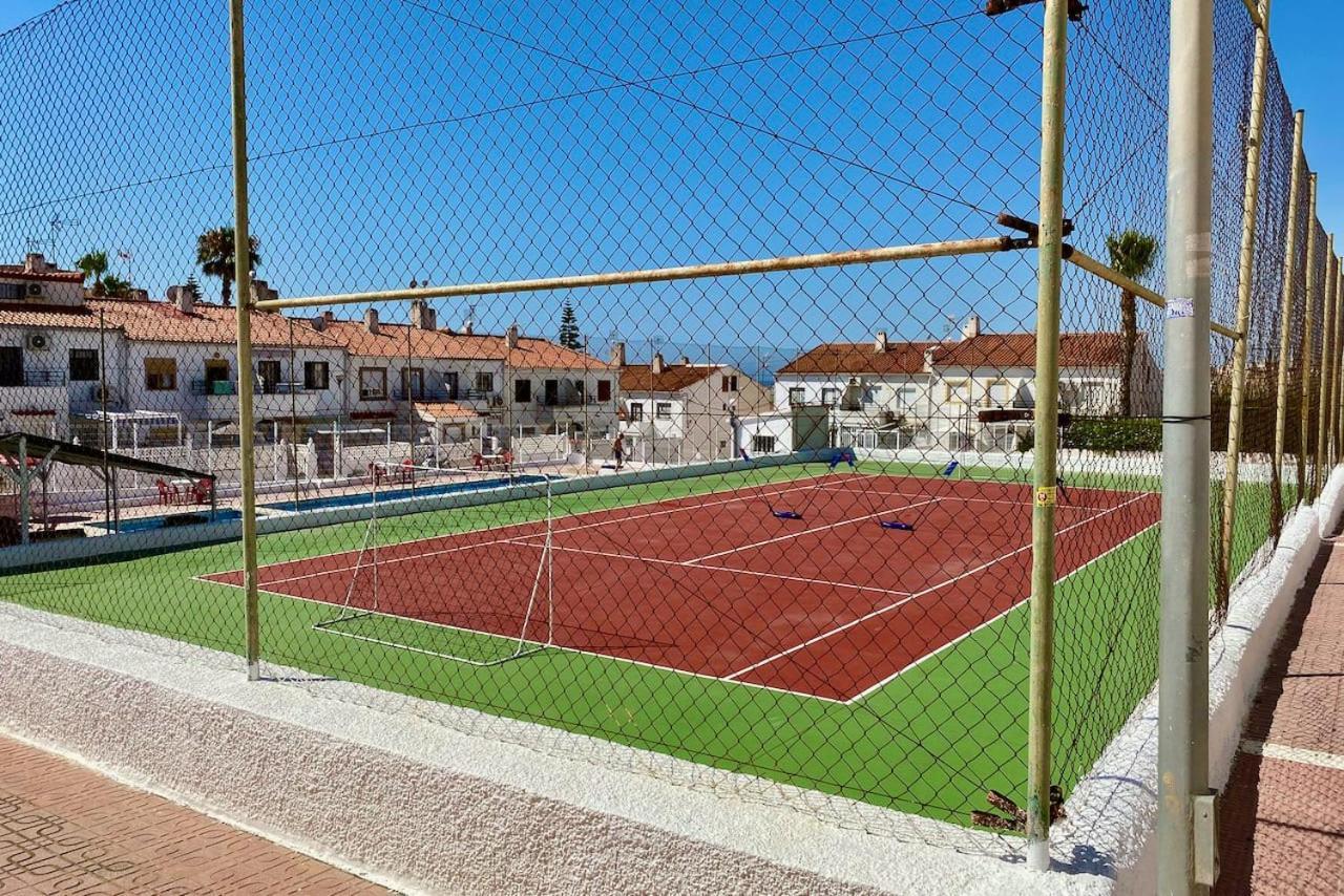 Costa Blanka Resident Apartman Torrevieja Ngoại thất bức ảnh